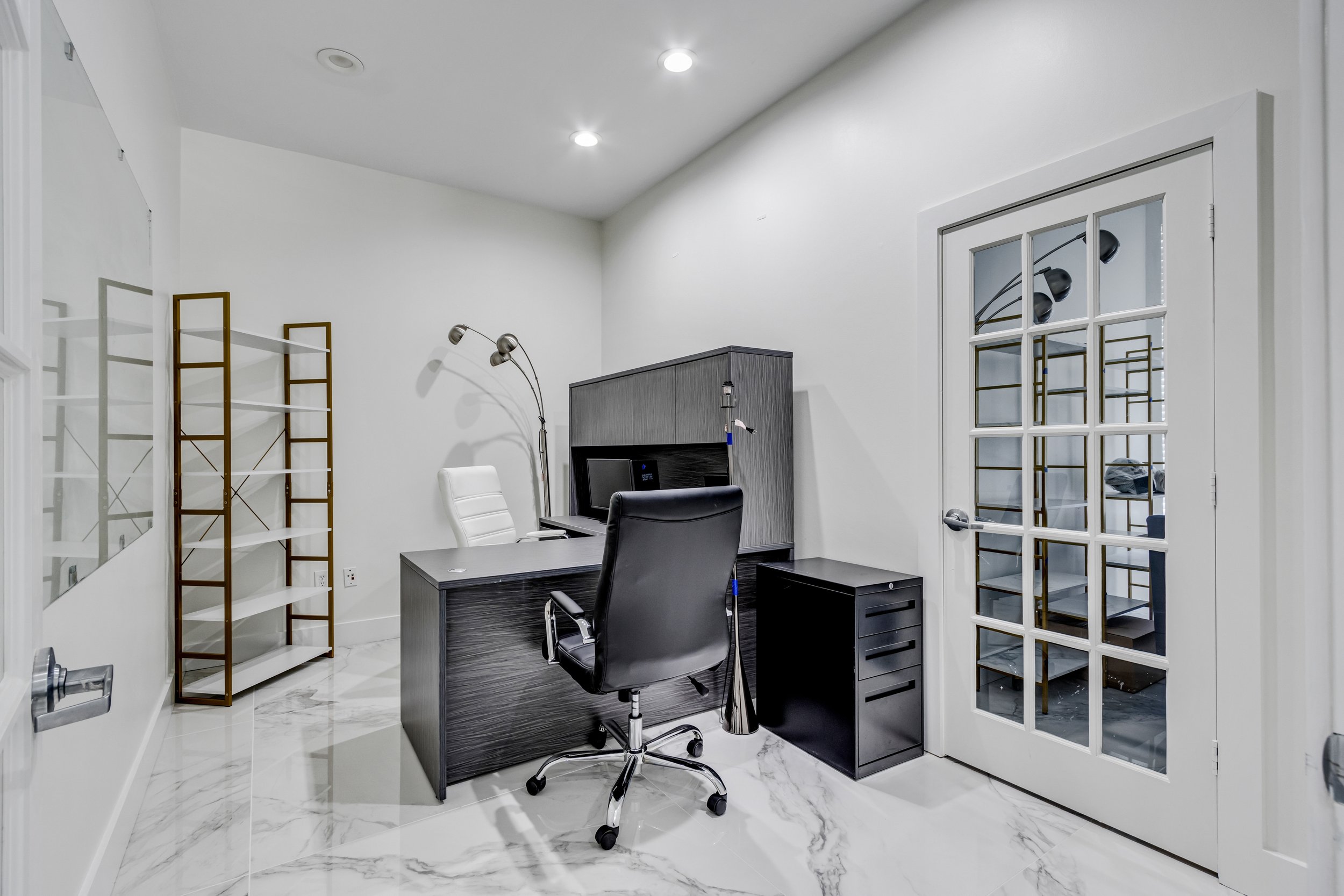 Synergy Realty office interior, photo 10