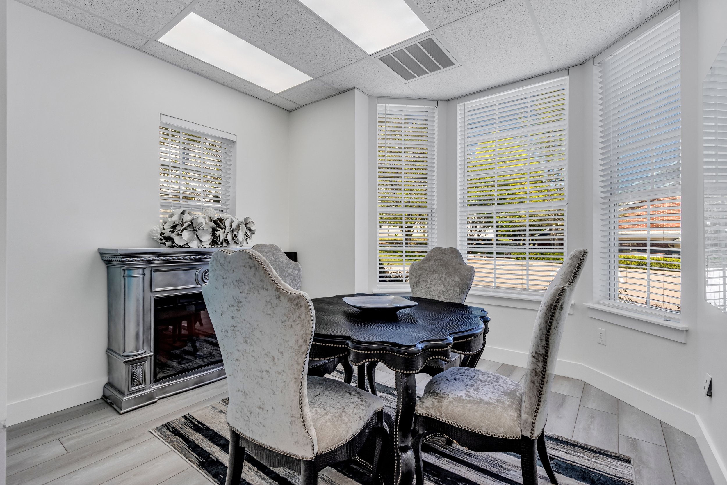 Synergy Realty office interior, photo 21